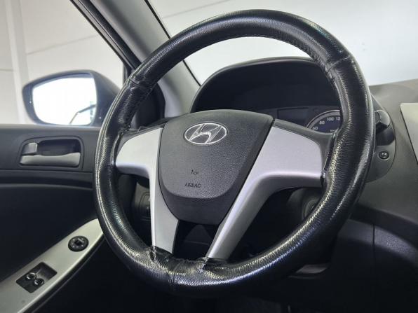 Hyundai Solaris I Рестайлинг с пробегом 2016 года, цена 899 000 рублей, 125000 км, хэтчбек, Автокод Объявления