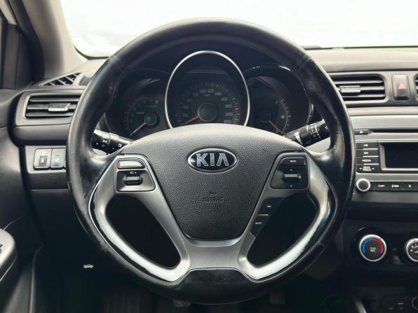 Kia Rio III Рестайлинг с пробегом 2015 года, цена 699 000 рублей, 232505 км, седан, Автокод Объявления