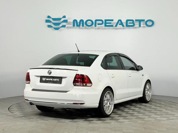 Volkswagen Polo V Рестайлинг с пробегом 2016 года, цена 1 100 000 рублей, 260000 км, седан, Автокод Объявления