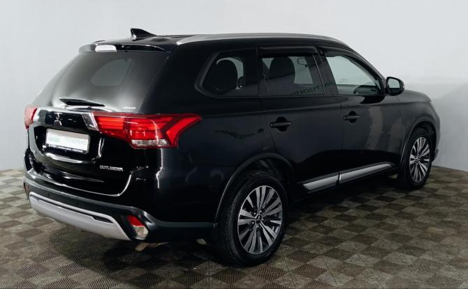 Mitsubishi Outlander III Рестайлинг 3 с пробегом 2019 года, цена 1 849 000 рублей, 132000 км, внедорожник, Автокод Объявления