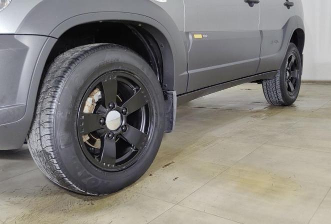 Chevrolet Niva I Рестайлинг с пробегом 2018 года, цена 850 000 рублей, 82600 км, внедорожник, Автокод Объявления