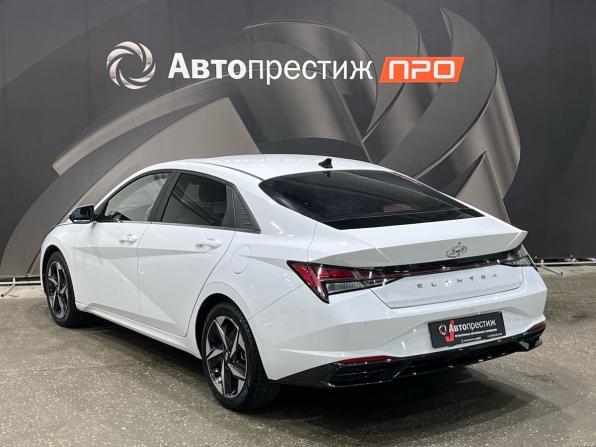 Hyundai Elantra VII (CN7) с пробегом 2021 года, цена 1 870 000 рублей, 58553 км, седан, Автокод Объявления
