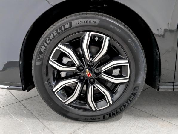 Hongqi HQ9 с пробегом 2022 года, цена 4 020 000 рублей, 80040 км, минивэн, Автокод Объявления