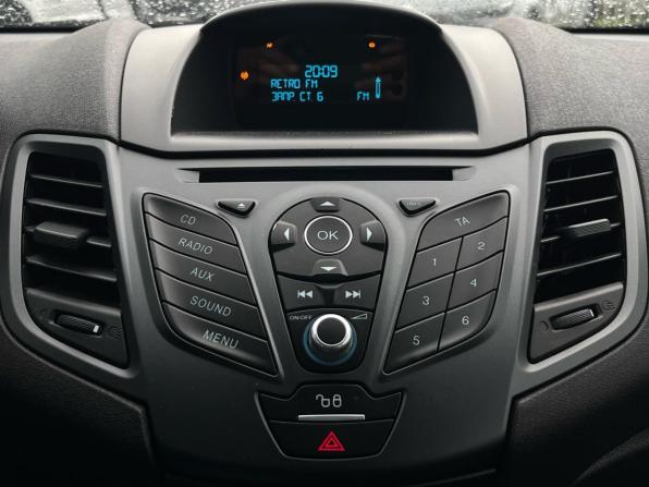 Ford Fiesta Mk6 Рестайлинг с пробегом 2016 года, цена 1 000 000 рублей, 57620 км, хэтчбек, Автокод Объявления