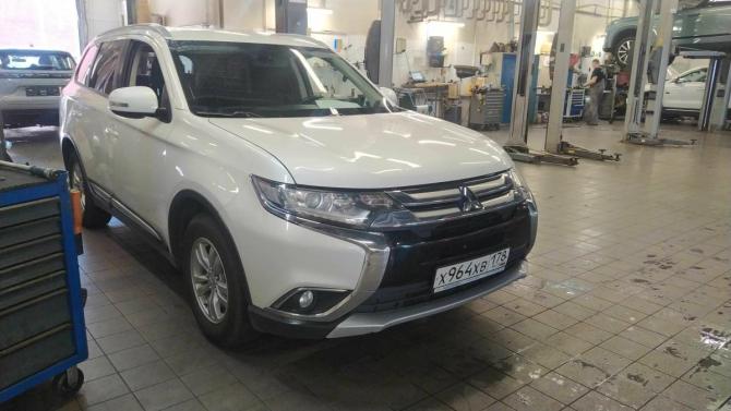 Mitsubishi Outlander III Рестайлинг 2 с пробегом 2017 года, цена 1 670 000 рублей, 115045 км, внедорожник, Автокод Объявления