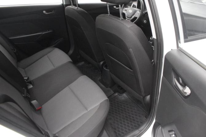 Hyundai Solaris II с пробегом 2018 года, цена 880 000 рублей, 201352 км, седан, Автокод Объявления