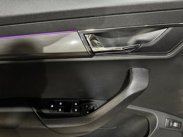 Skoda Karoq I с пробегом 2021 года, цена 2 569 000 рублей, 87000 км, внедорожник, Автокод Объявления