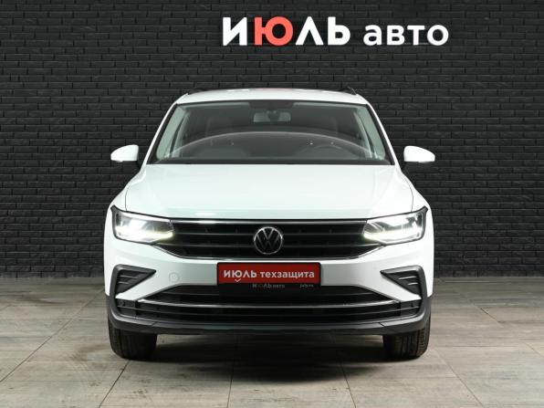 Volkswagen Tiguan II Рестайлинг с пробегом 2022 года, цена 2 835 000 рублей, 42266 км, внедорожник, Автокод Объявления