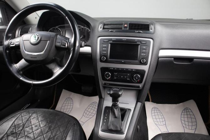 Skoda Octavia II (A5) Рестайлинг с пробегом 2011 года, цена 879 000 рублей, 283000 км, лифтбек, Автокод Объявления