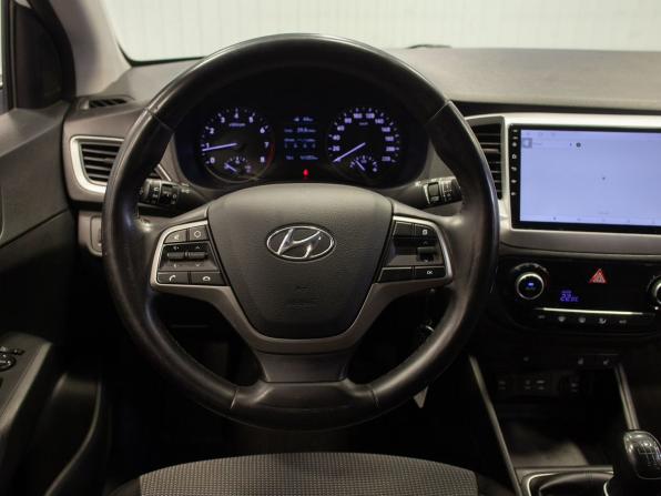 Hyundai Solaris II с пробегом 2018 года, цена 1 265 000 рублей, 161253 км, седан, Автокод Объявления