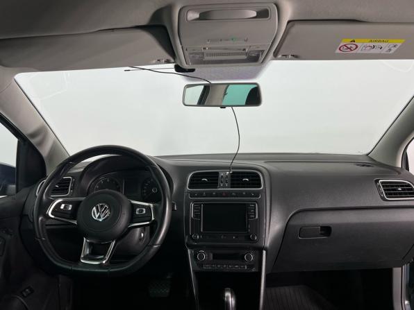 Volkswagen Polo V Рестайлинг с пробегом 2019 года, цена 1 413 000 рублей, 68000 км, седан, Автокод Объявления