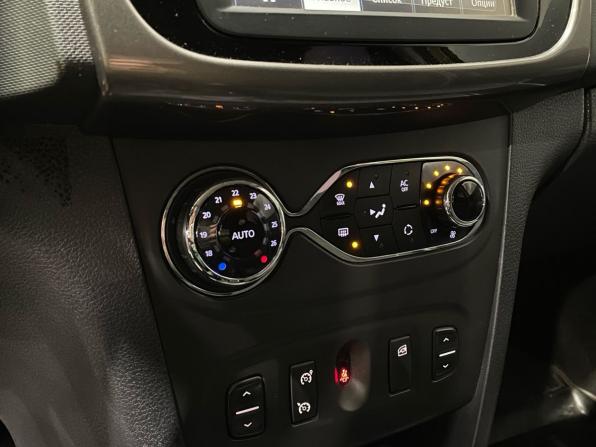 Renault Sandero II с пробегом 2014 года, цена 740 000 рублей, 157245 км, хэтчбек, Автокод Объявления
