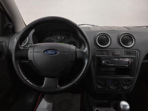 Ford Fusion I Рестайлинг с пробегом 2006 года, цена 335 000 рублей, 277724 км, хэтчбек, Автокод Объявления