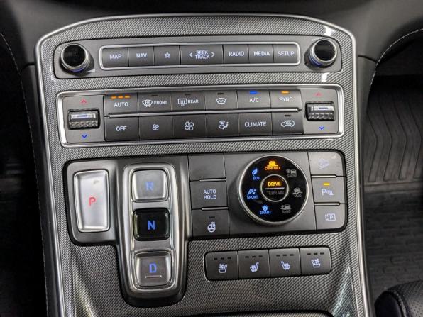 Hyundai Santa Fe IV Рестайлинг с пробегом 2022 года, цена 4 400 000 рублей, 41762 км, внедорожник, Автокод Объявления
