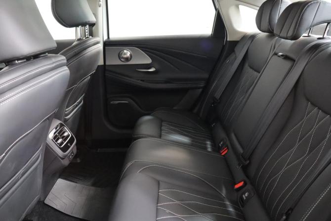 Chery Arrizo 8 с пробегом 2025 года, цена 2 449 000 рублей, 3000 км, седан, Автокод Объявления