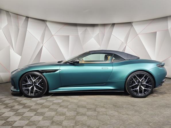 Aston Martin DB12 с пробегом 2024 года, цена 55 000 000 рублей, 2405 км, кабриолет, Автокод Объявления