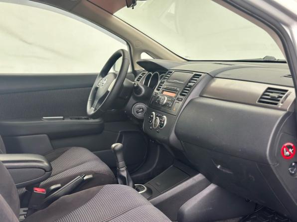 Nissan Tiida I Рестайлинг с пробегом 2011 года, цена 600 000 рублей, 300000 км, хэтчбек, Автокод Объявления
