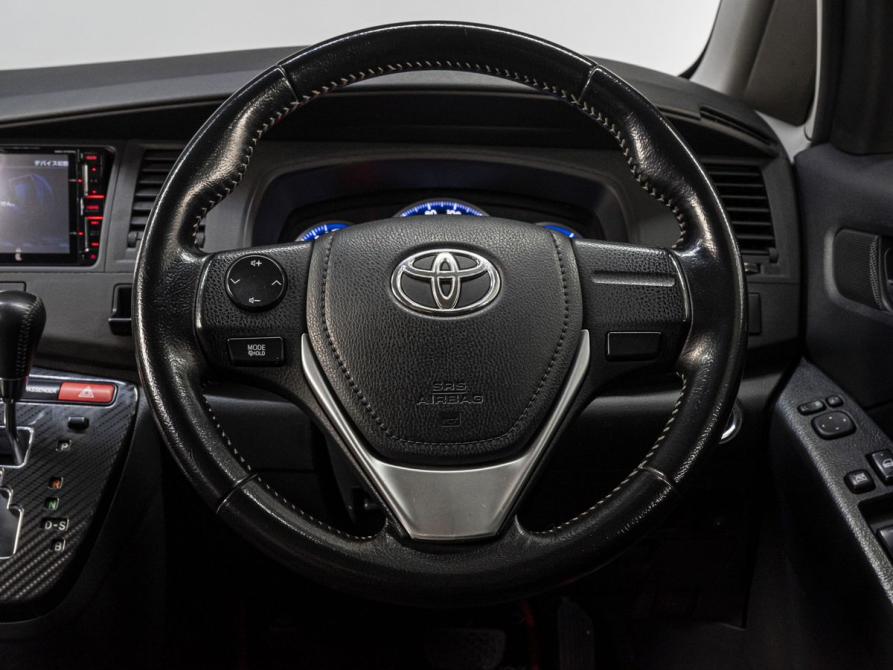Toyota ISis I Рестайлинг Тюмень  - изображение 19