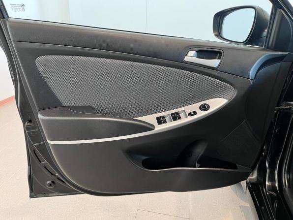 Hyundai Solaris I с пробегом 2013 года, цена 760 000 рублей, 121468 км, седан, Автокод Объявления