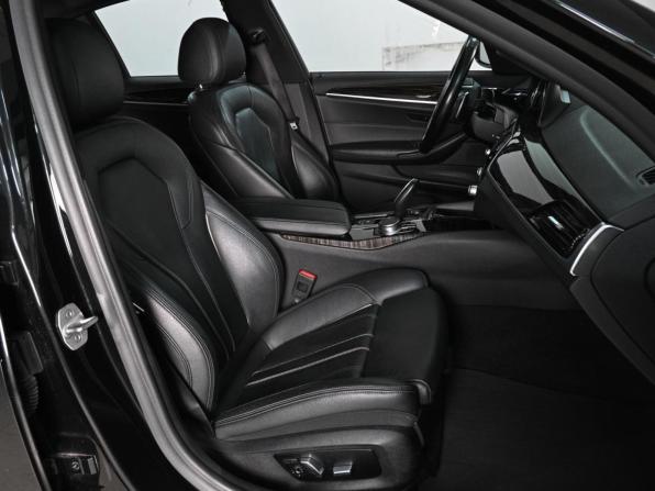 BMW 5 серии VII (G30/G31/G38) с пробегом 2018 года, цена 2 769 000 рублей, 237015 км, седан, Автокод Объявления