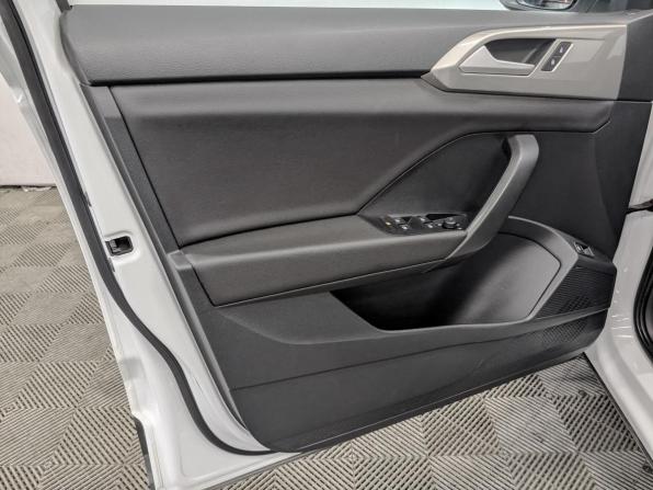 Volkswagen Taos I с пробегом 2022 года, цена 2 390 000 рублей, 95360 км, внедорожник, Автокод Объявления