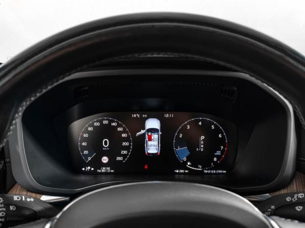 Volvo XC60 II с пробегом 2021 года, цена 3 290 000 рублей, 136188 км, внедорожник, Автокод Объявления