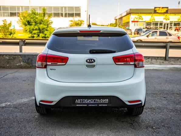 Kia Rio III Рестайлинг с пробегом 2017 года, цена 898 000 рублей, 157164 км, хэтчбек, Автокод Объявления