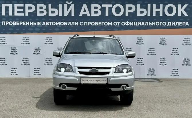 Chevrolet Niva I Рестайлинг с пробегом 2018 года, цена 825 000 рублей, 131800 км, внедорожник, Автокод Объявления
