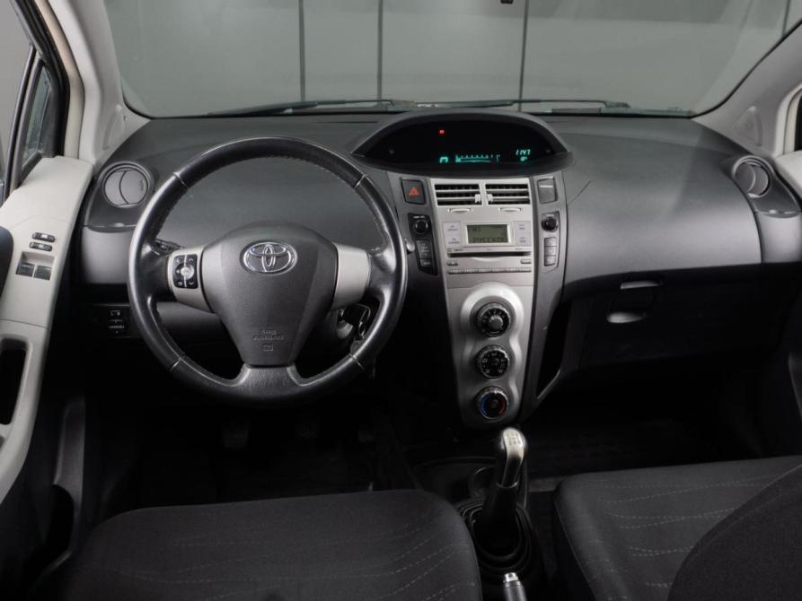 Toyota Yaris II Тюмень  - изображение 6