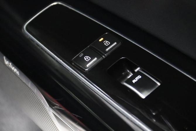 Kia Quoris I с пробегом 2013 года, цена 1 555 550 рублей, 181757 км, седан, Автокод Объявления