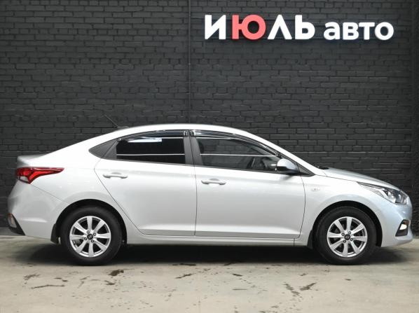 Hyundai Solaris II с пробегом 2017 года, цена 1 375 000 рублей, 138214 км, седан, Автокод Объявления