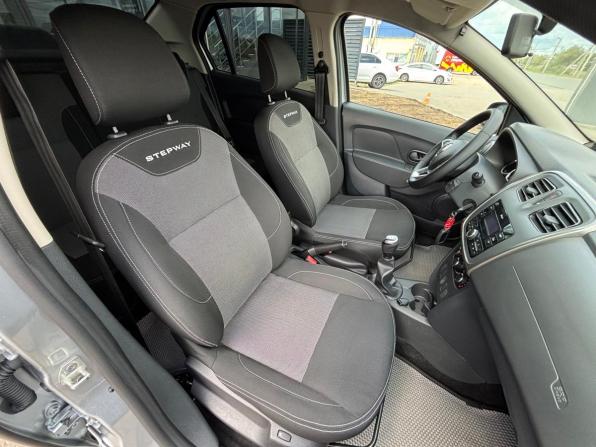 Renault Logan II Рестайлинг с пробегом 2021 года, цена 1 350 000 рублей, 54250 км, седан, Автокод Объявления