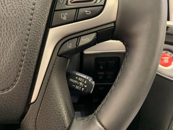 Toyota Land Cruiser 200 Series Рестайлинг 2 с пробегом 2019 года, цена 6 790 000 рублей, 234130 км, внедорожник, Автокод Объявления