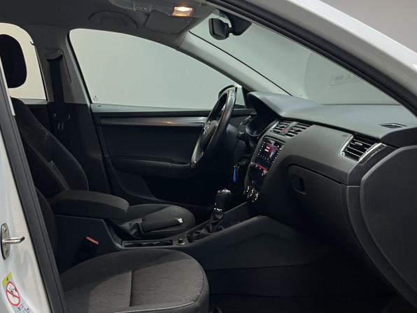 Skoda Octavia III (A7) Рестайлинг с пробегом 2018 года, цена 1 975 000 рублей, 88251 км, лифтбек, Автокод Объявления