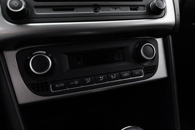 Volkswagen Polo V Рестайлинг с пробегом 2016 года, цена 999 000 рублей, 193297 км, седан, Автокод Объявления