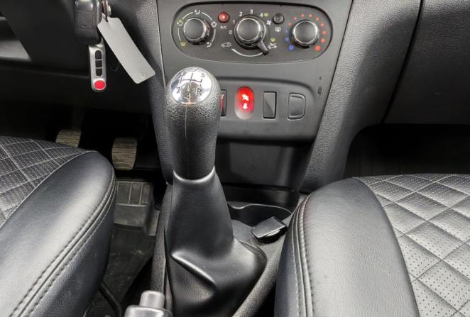 Renault Sandero II Рестайлинг с пробегом 2019 года, цена 1 200 000 рублей, 94459 км, хэтчбек, Автокод Объявления