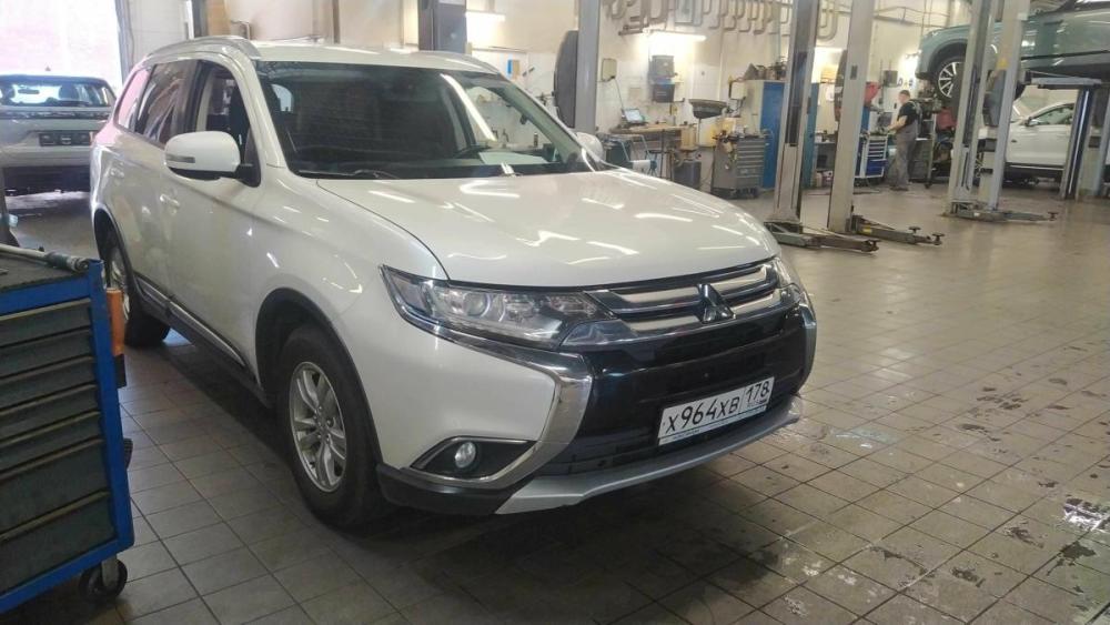 Mitsubishi Outlander III Рестайлинг 2 Санкт-Петербург  - изображение 2