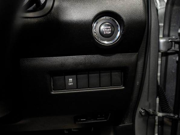 Suzuki Swift V с пробегом 2018 года, цена 1 560 000 рублей, 76426 км, хэтчбек, Автокод Объявления