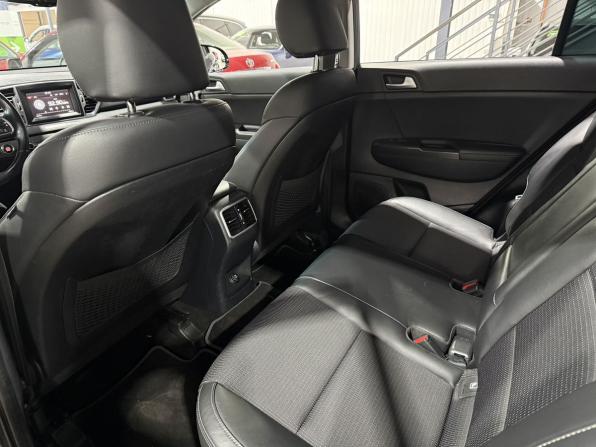 Kia Sportage IV Рестайлинг с пробегом 2018 года, цена 1 640 000 рублей, 194169 км, внедорожник, Автокод Объявления