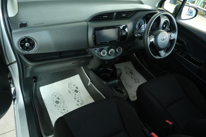 Toyota Vitz III (XP130) Рестайлинг с пробегом 2015 года, цена 1 229 000 рублей, 18650 км, хэтчбек, Автокод Объявления