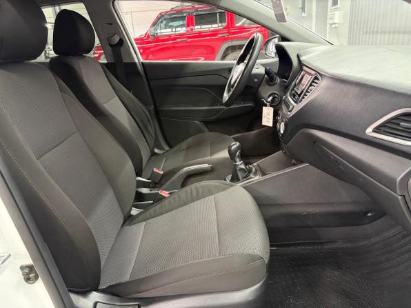 Hyundai Solaris II с пробегом 2018 года, цена 1 047 000 рублей, 99114 км, седан, Автокод Объявления