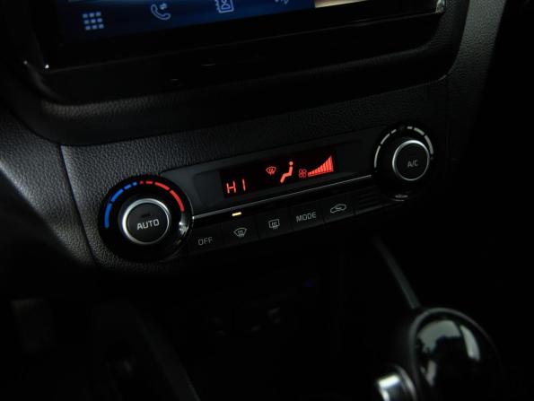 Kia Rio III Рестайлинг с пробегом 2015 года, цена 999 000 рублей, 148403 км, хэтчбек, Автокод Объявления