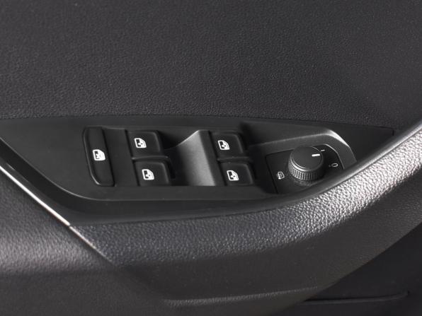 Skoda Karoq I с пробегом 2022 года, цена 2 475 995 рублей, 59586 км, внедорожник, Автокод Объявления
