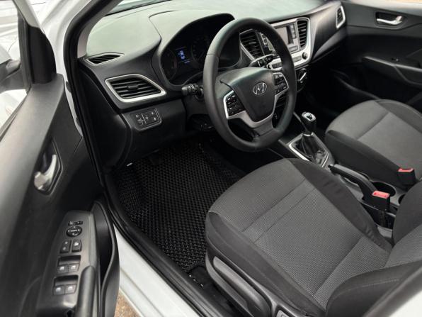 Hyundai Solaris II с пробегом 2017 года, цена 890 000 рублей, 144676 км, седан, Автокод Объявления