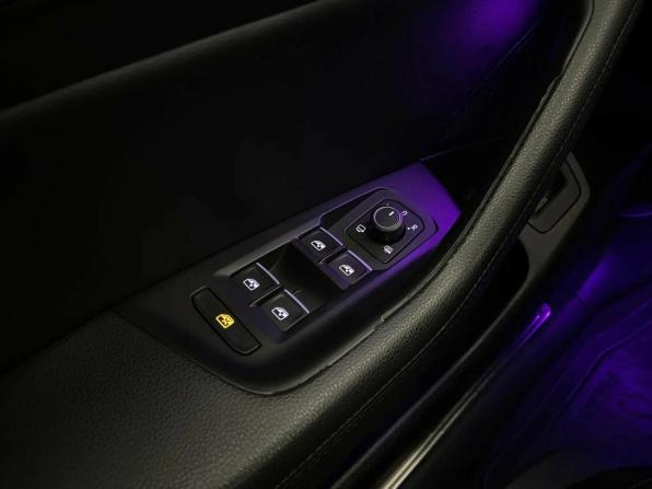 Volkswagen Passat B8 с пробегом 2018 года, цена 1 879 000 рублей, 177396 км, седан, Автокод Объявления