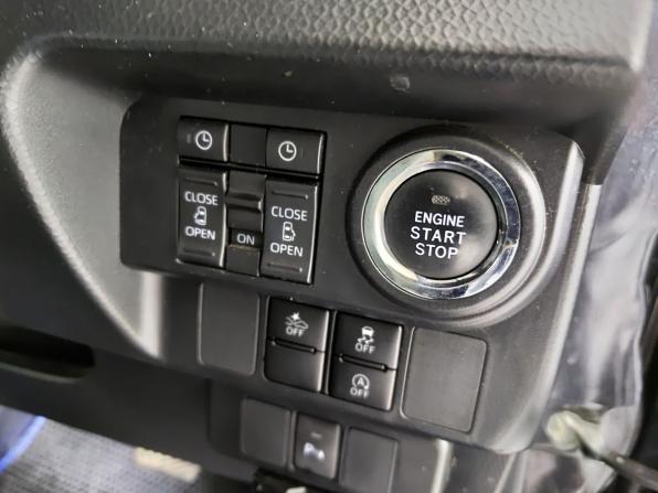 Toyota Roomy I Рестайлинг с пробегом 2021 года, цена 1 550 000 рублей, 88803 км, микровэн, Автокод Объявления