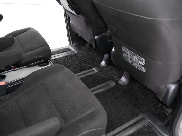 Toyota Noah III (R80) Рестайлинг с пробегом 2018 года, цена 2 340 000 рублей, 78502 км, минивэн, Автокод Объявления