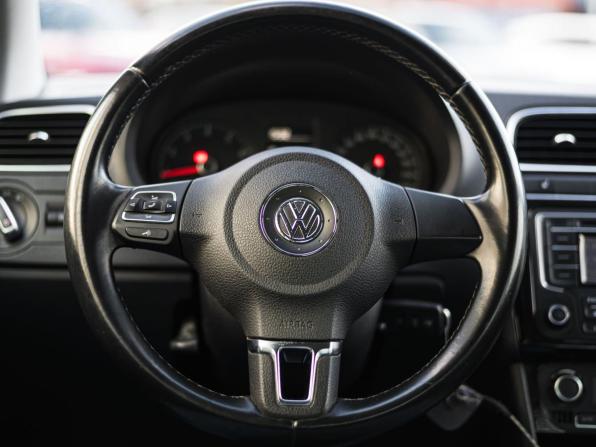 Volkswagen Polo V с пробегом 2014 года, цена 720 000 рублей, 165705 км, седан, Автокод Объявления