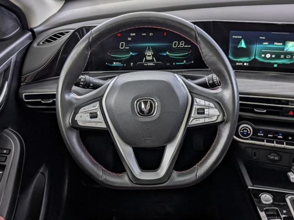 Changan Eado Plus с пробегом 2023 года, цена 1 600 000 рублей, 17290 км, седан, Автокод Объявления