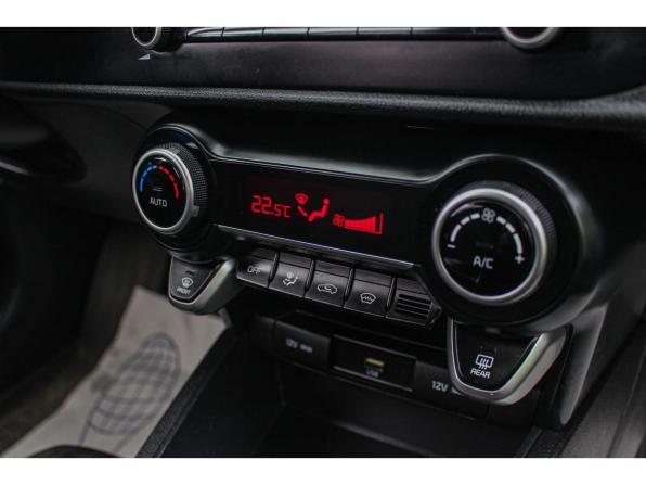 Kia Rio IV Рестайлинг с пробегом 2021 года, цена 1 736 600 рублей, 76220 км, хэтчбек, Автокод Объявления